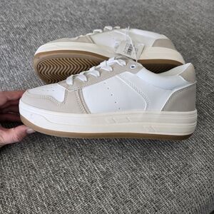 American Eagle Womens Chunky Sneakers